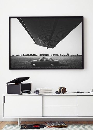 The Car And The Wing - fotografia czarno-biała