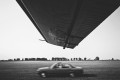 The Car And The Wing - fotografia czarno-biała